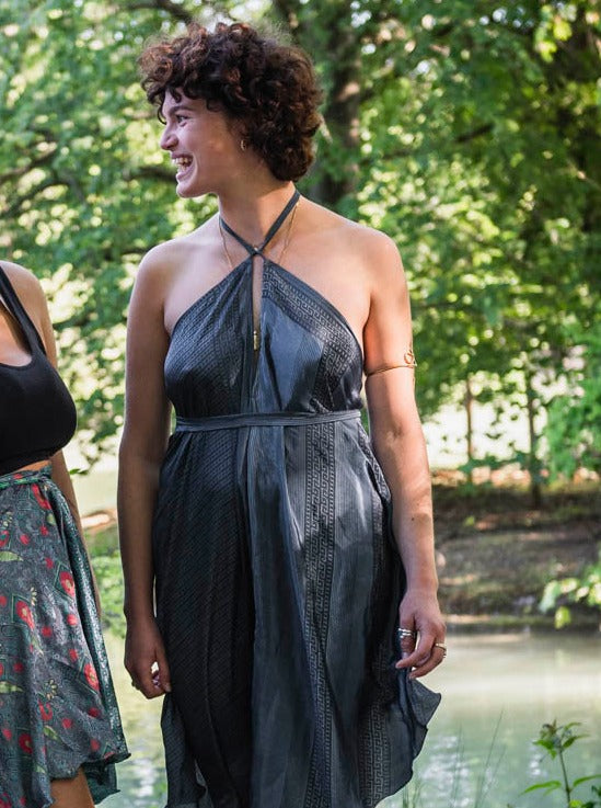 Das kurze Magische Kleid Midnight Grey