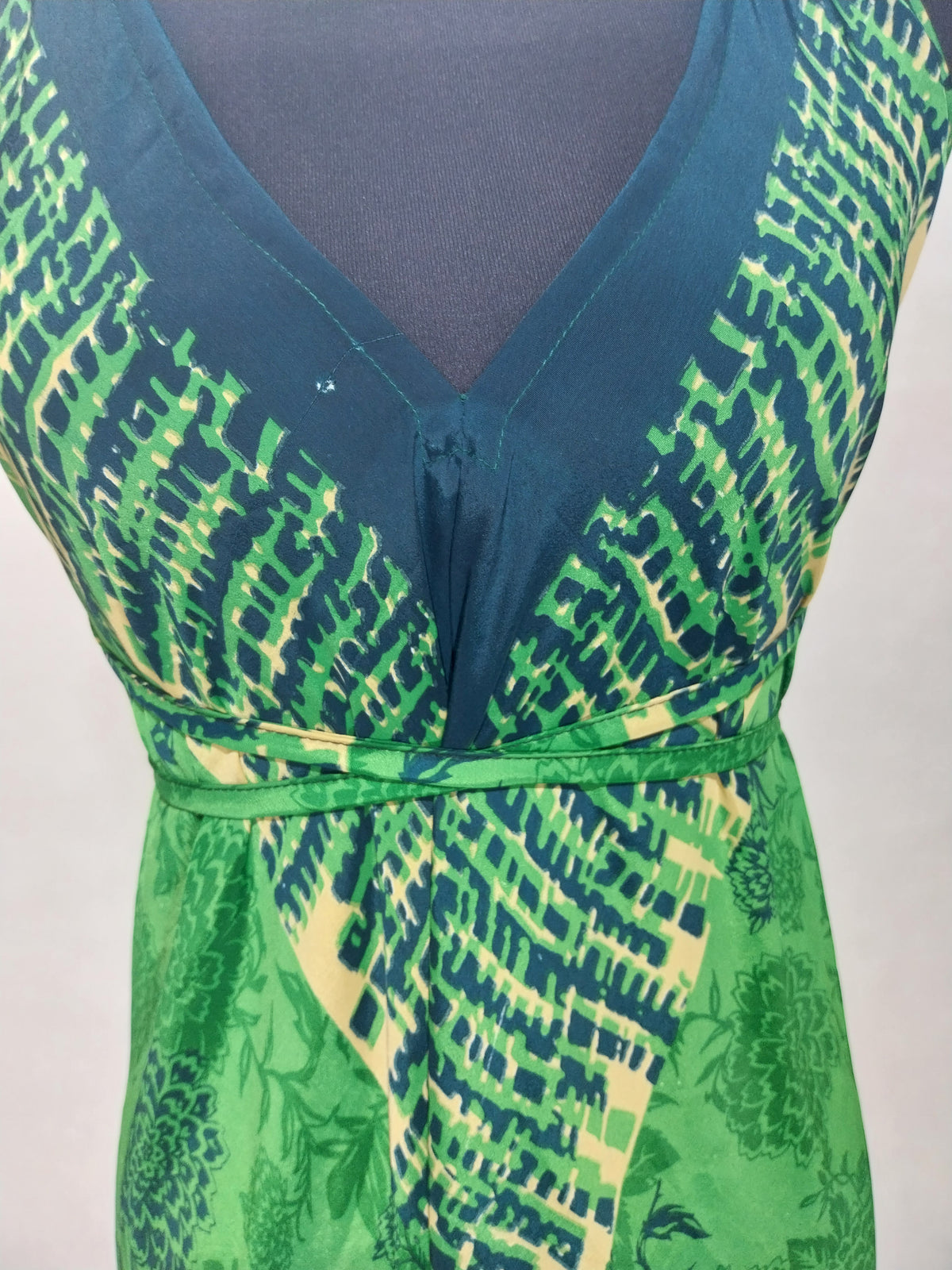Das lange Magische Kleid Green Roses