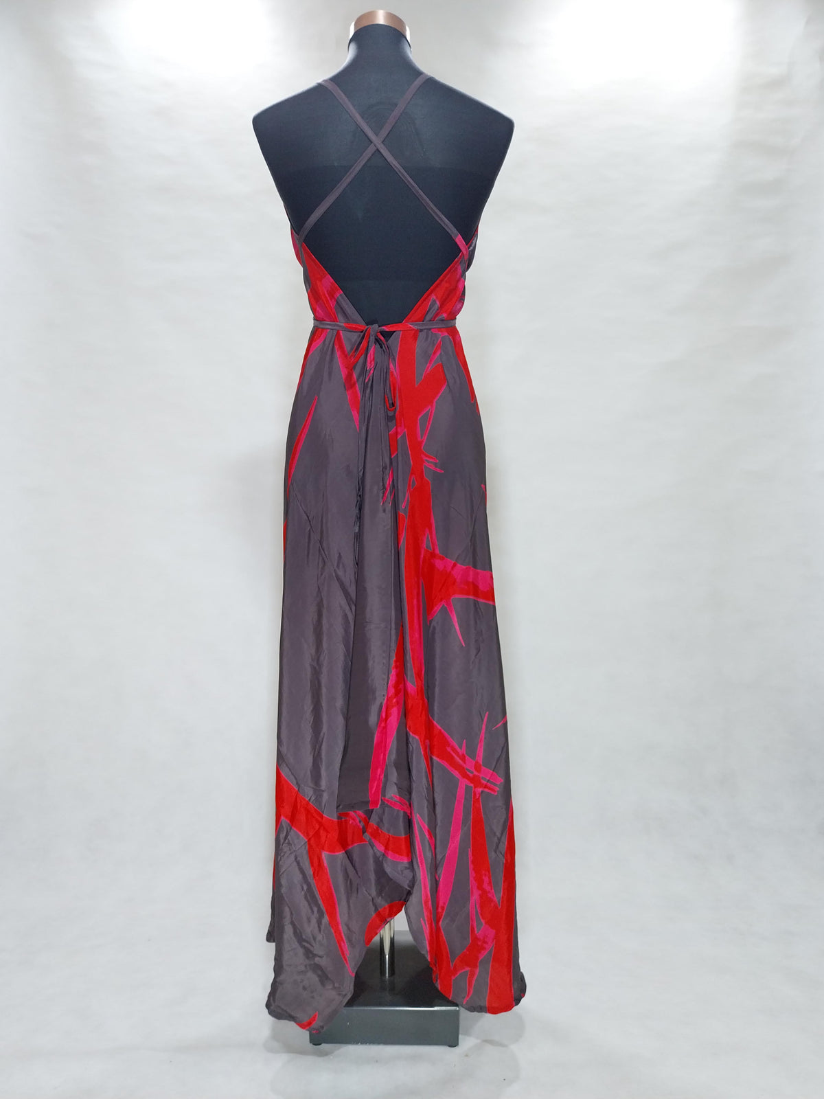 Das lange Magische Kleid The Devil's Wife