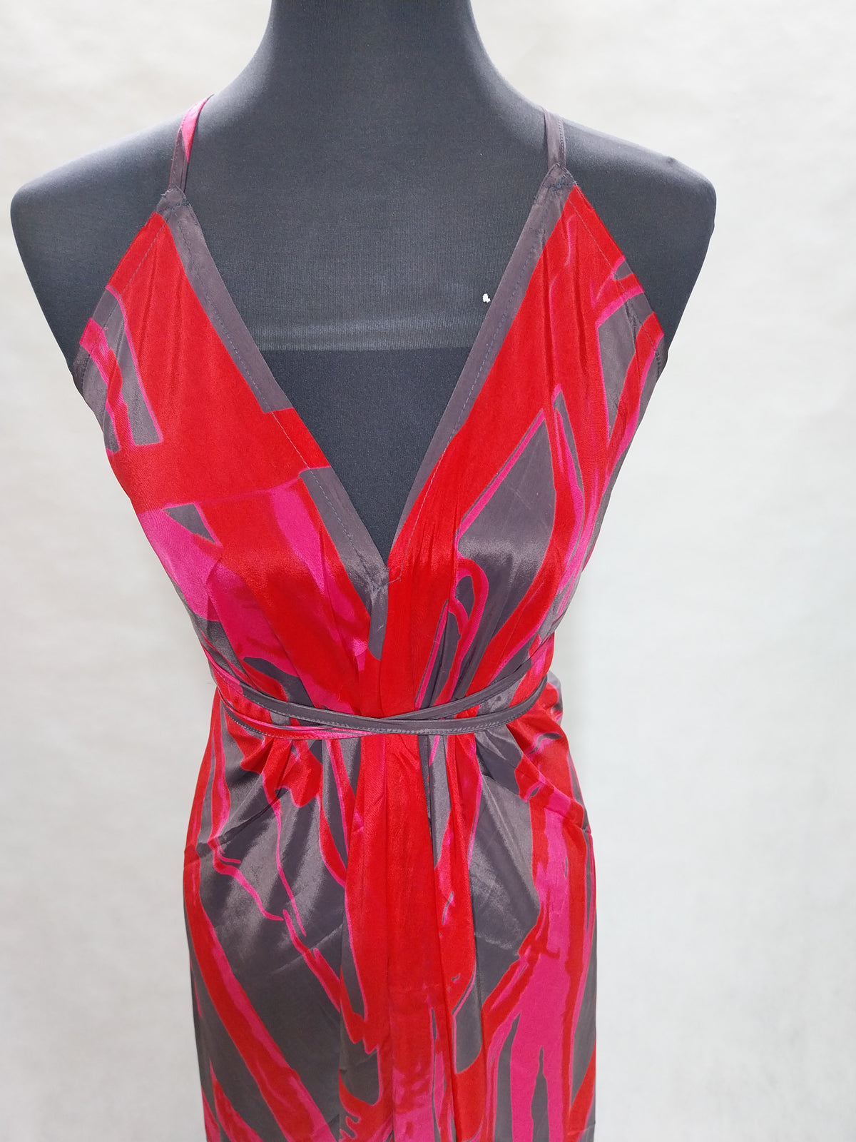 Das lange Magische Kleid The Devil's Wife