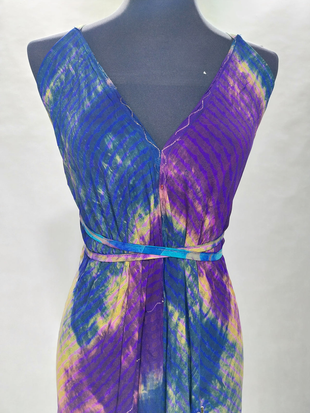 Das lange Magische Kleid Colourful Universe