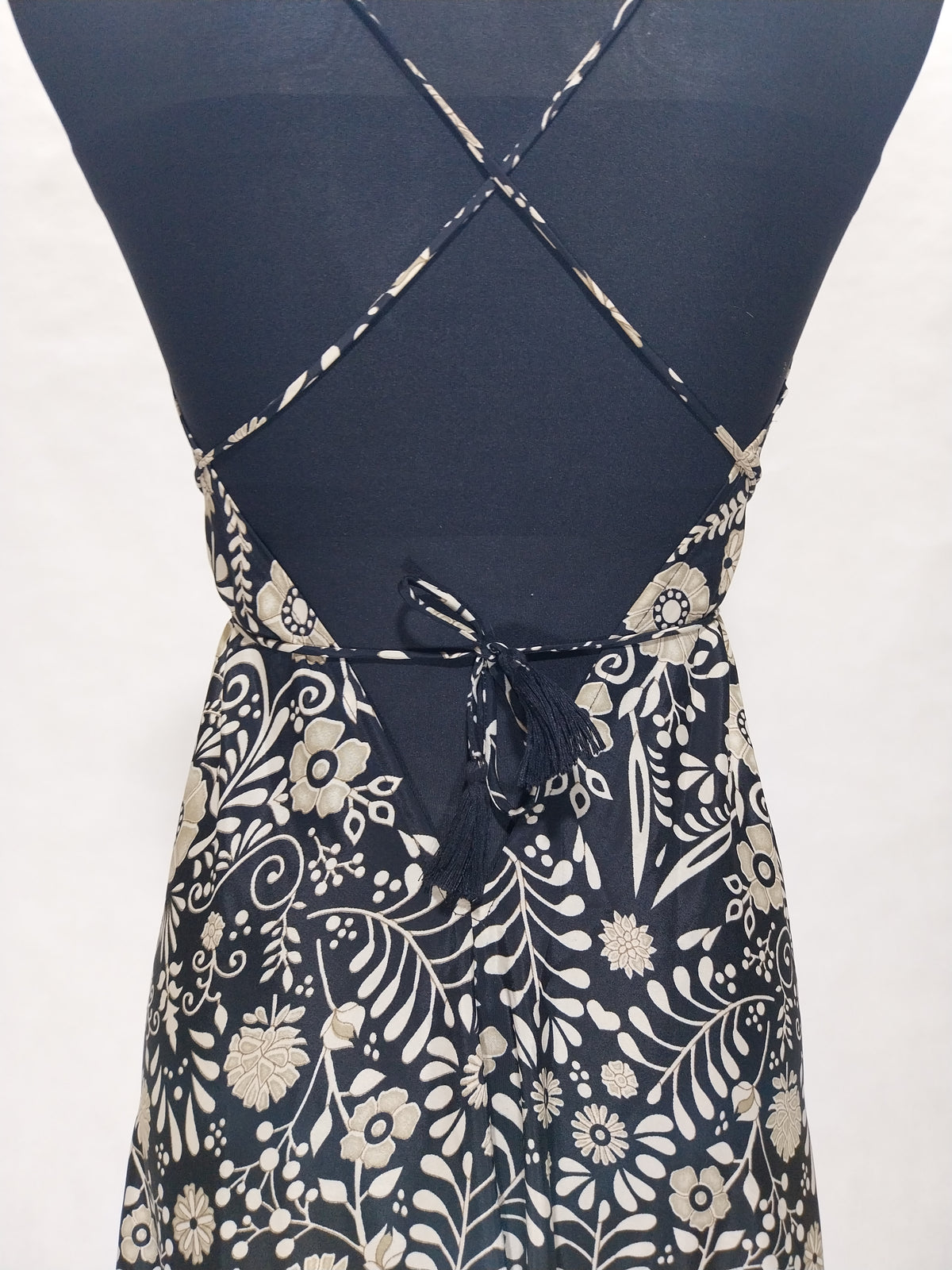 Das lange Magische Kleid Flowerpower black and white