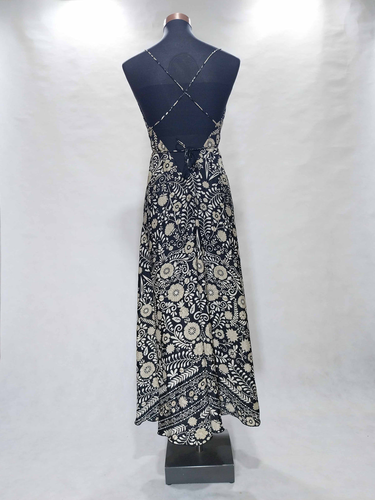 Das lange Magische Kleid Flowerpower black and white