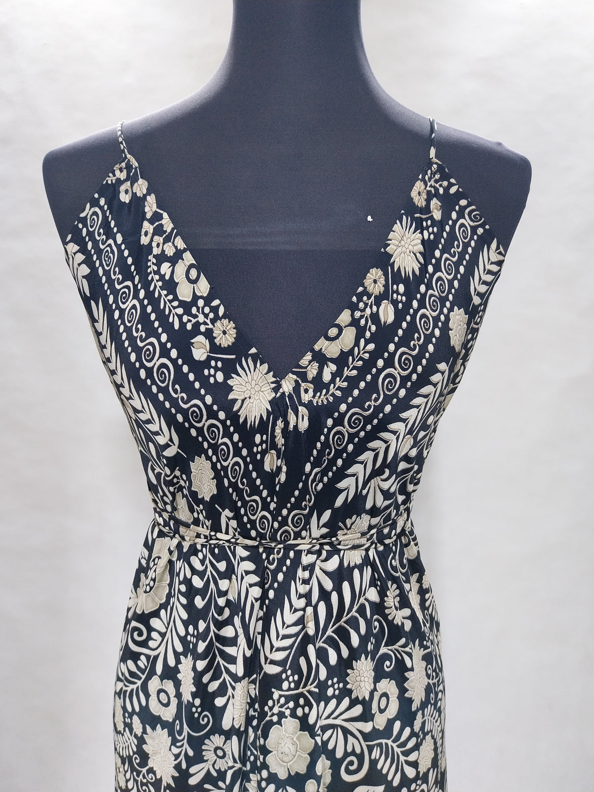 Das lange Magische Kleid Flowerpower black and white