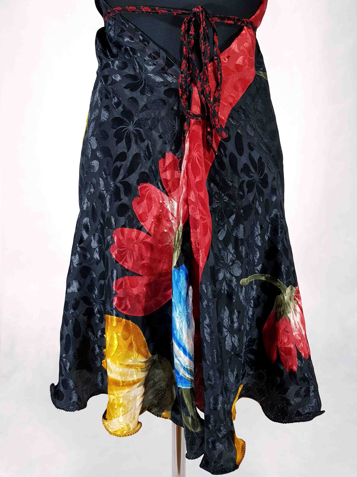 Das kurze Magische Kleid Rot-Schwarz